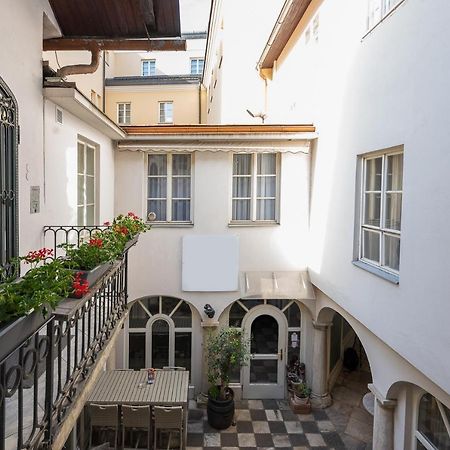 Stylische Cityapartments Benedikt Klagenfurt am Woerthersee Bagian luar foto